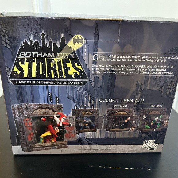 DC Direct Batman HARLEY QUINN vs ROBIN Gotham City Stories Diorama - Picture 3 of 3